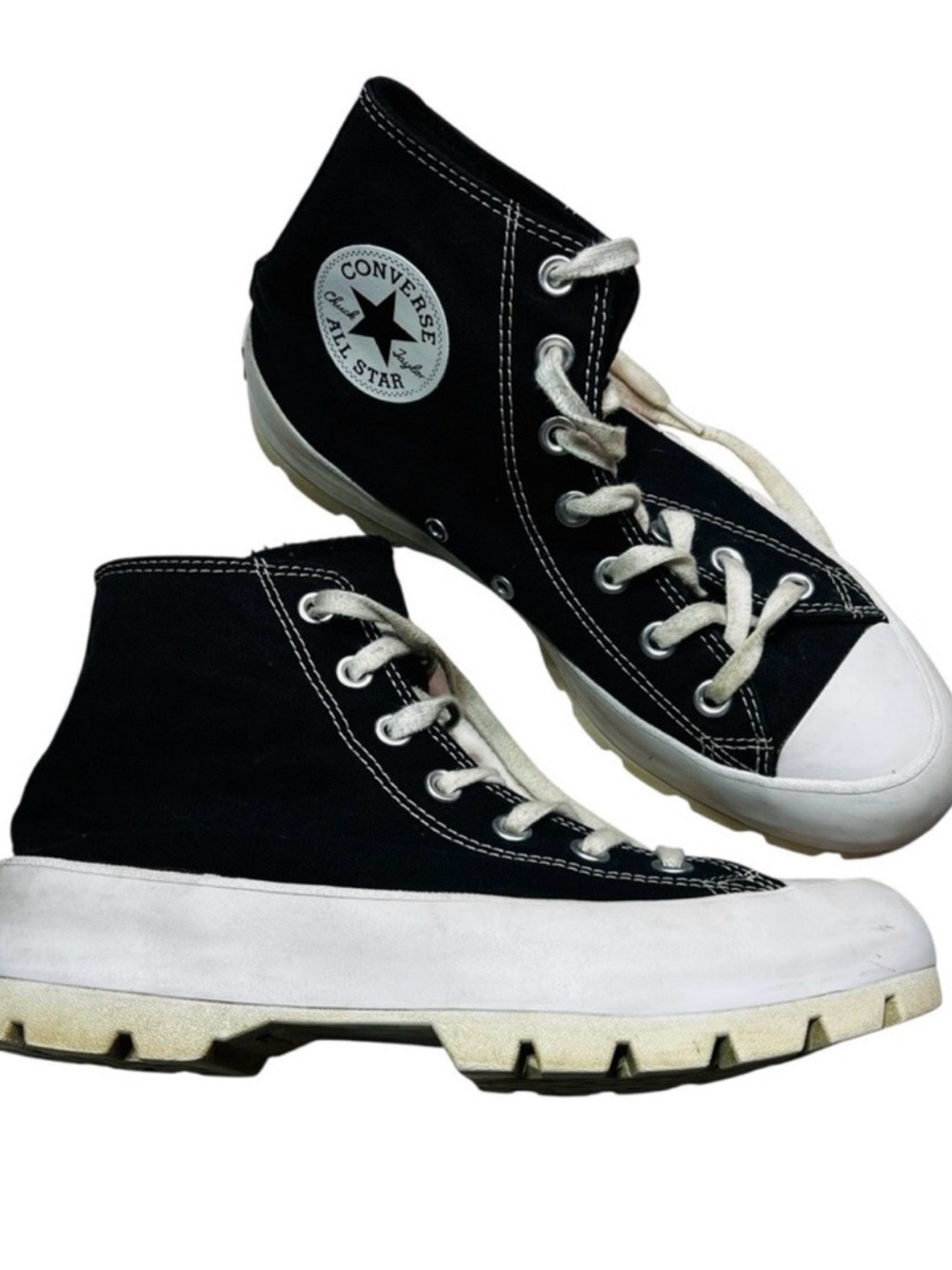Converse Chunky Black and White Low-Top Sneaker (Women’s US 8 / EUR 39)